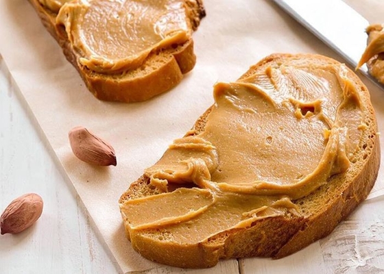 340g υγιές λίγων θερμίδων φυστικοβούτυρο για τη μαρμελάδα ψωμιού και φρούτων